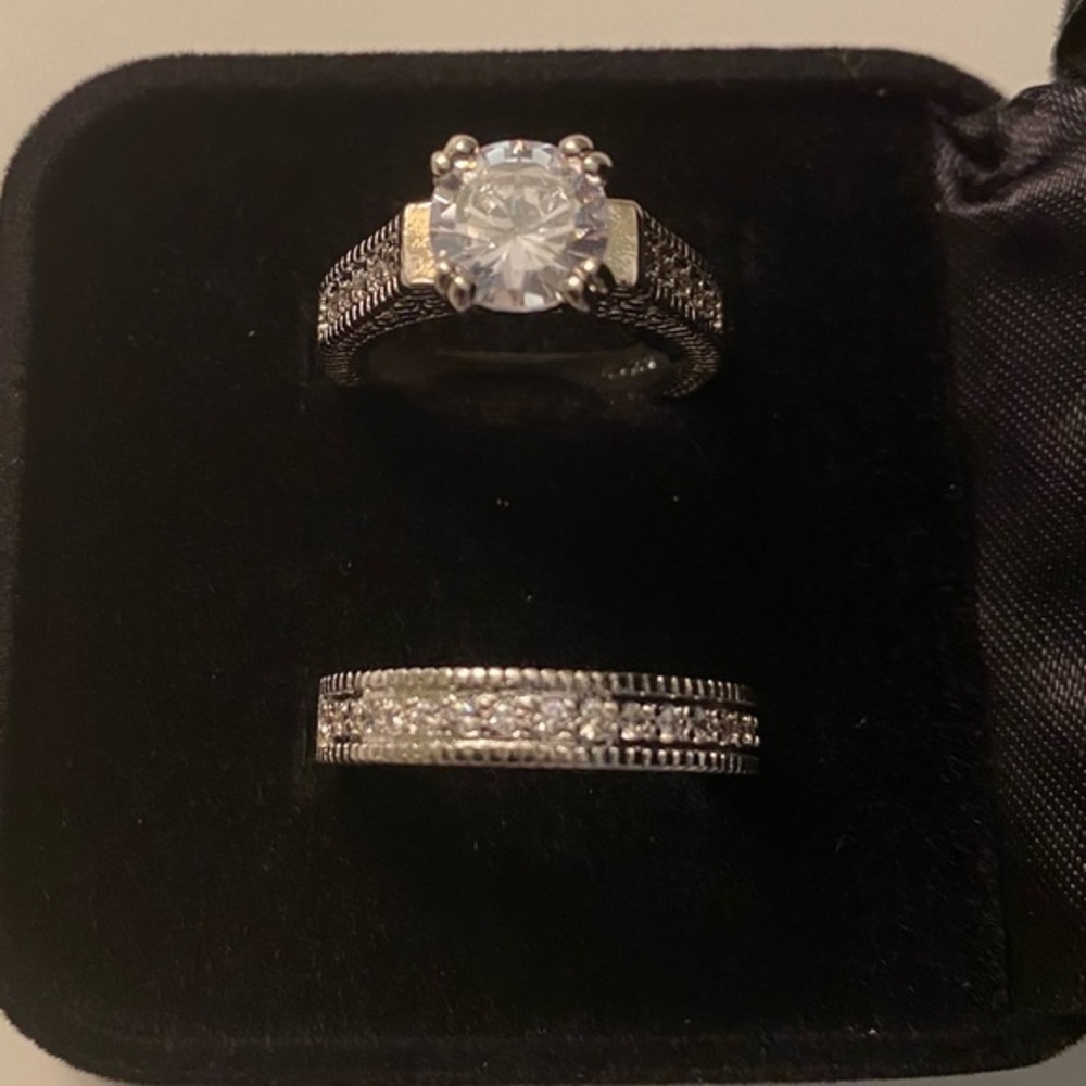 WEDDING RING SET - Picture 7 of 7